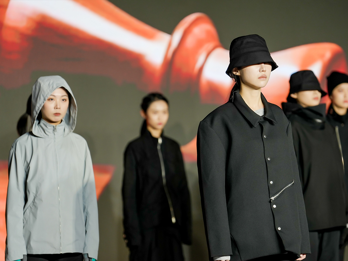 服裝秋冬新品發(fā)布會(huì)模特走秀