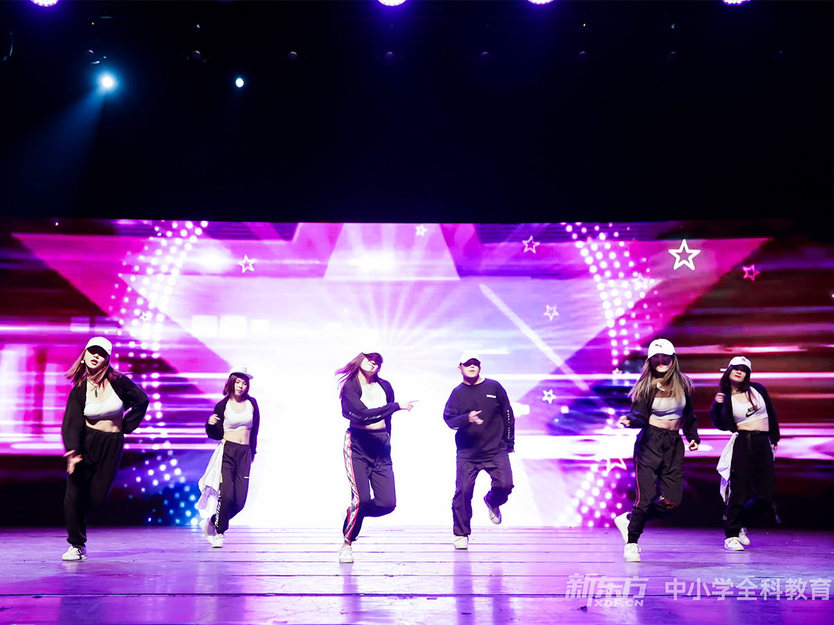 年度表彰會(huì)舞蹈表演